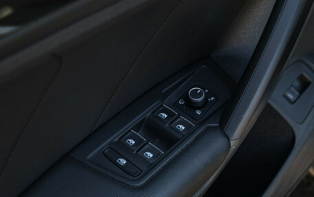 Volkswagen Tiguan II, 2018 год, 3 300 000 рублей, 18 фотография