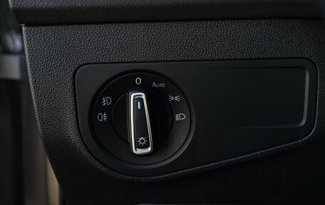 Volkswagen Tiguan II, 2018 год, 3 300 000 рублей, 19 фотография