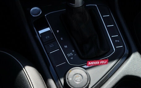 Volkswagen Tiguan II, 2018 год, 3 300 000 рублей, 20 фотография