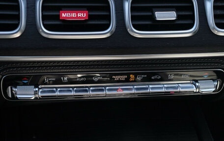 Mercedes-Benz GLS, 2019 год, 8 300 000 рублей, 24 фотография