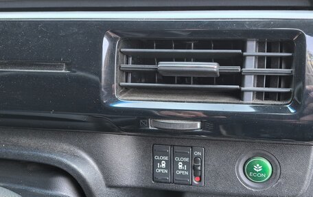 Honda Stepwgn IV, 2015 год, 1 950 000 рублей, 22 фотография