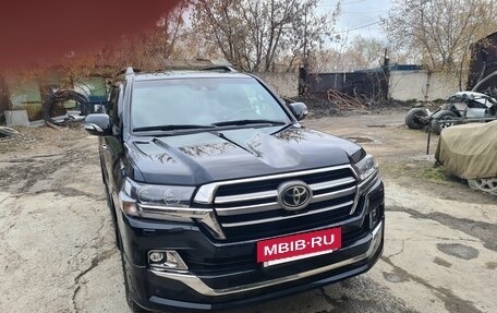 Toyota Land Cruiser 200, 2018 год, 7 200 000 рублей, 2 фотография