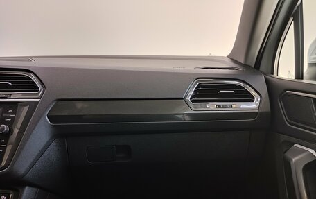 Volkswagen Tiguan II, 2018 год, 3 190 000 рублей, 12 фотография