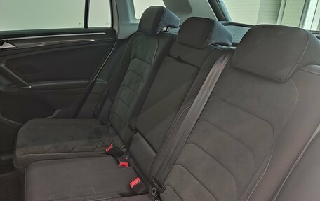 Volkswagen Tiguan II, 2018 год, 3 190 000 рублей, 18 фотография