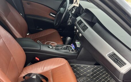 BMW 5 серия, 2004 год, 1 080 000 рублей, 2 фотография