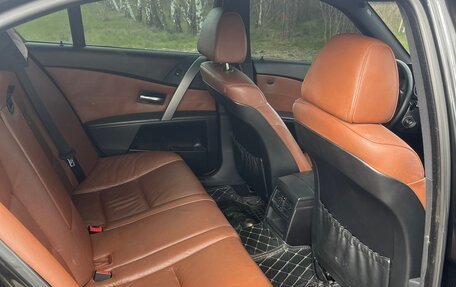 BMW 5 серия, 2004 год, 1 080 000 рублей, 3 фотография