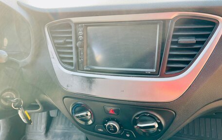 Hyundai Solaris II рестайлинг, 2018 год, 699 000 рублей, 25 фотография