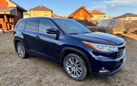 Toyota Highlander III, 2014 год, 2 599 000 рублей, 2 фотография