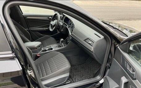 Volkswagen Jetta VII, 2023 год, 1 900 000 рублей, 14 фотография