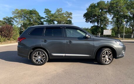 Mitsubishi Outlander III рестайлинг 3, 2015 год, 1 799 900 рублей, 2 фотография