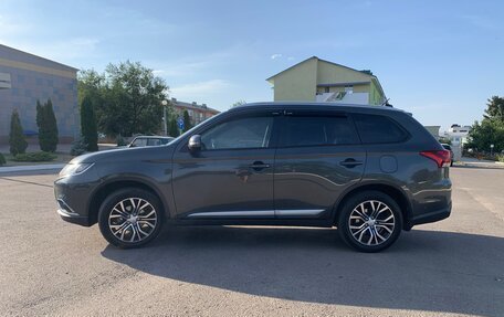 Mitsubishi Outlander III рестайлинг 3, 2015 год, 1 799 900 рублей, 6 фотография