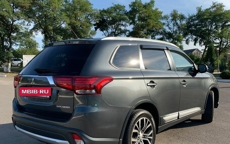 Mitsubishi Outlander III рестайлинг 3, 2015 год, 1 799 900 рублей, 3 фотография