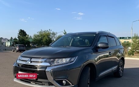 Mitsubishi Outlander III рестайлинг 3, 2015 год, 1 799 900 рублей, 7 фотография