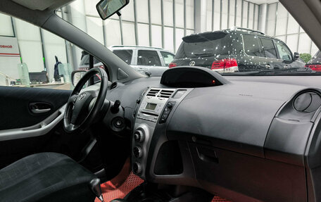 Toyota Yaris III рестайлинг, 2008 год, 620 000 рублей, 11 фотография