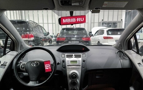 Toyota Yaris III рестайлинг, 2008 год, 620 000 рублей, 14 фотография