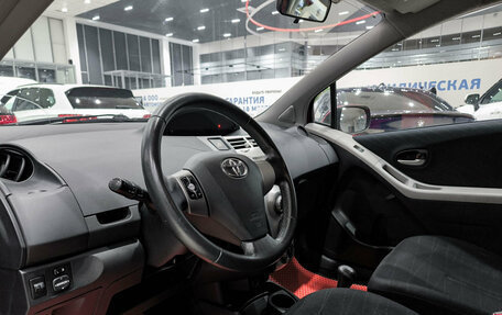 Toyota Yaris III рестайлинг, 2008 год, 620 000 рублей, 16 фотография