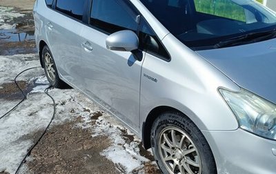 Toyota Prius Alpha I (ZVW40/41), 2013 год, 1 250 000 рублей, 1 фотография