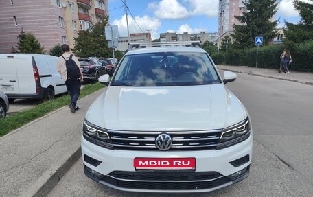 Volkswagen Tiguan II, 2018 год, 3 000 000 рублей, 1 фотография
