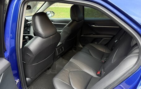 Toyota Camry, 2021 год, 2 850 000 рублей, 10 фотография