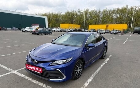 Toyota Camry, 2021 год, 2 850 000 рублей, 3 фотография