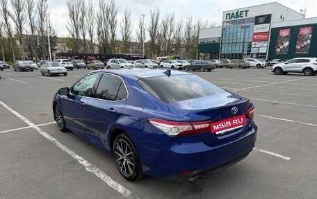 Toyota Camry, 2021 год, 2 850 000 рублей, 6 фотография