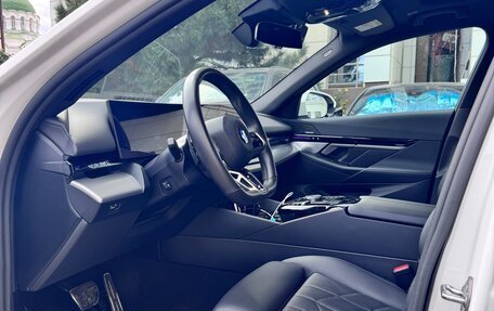 BMW 5 серия, 2023 год, 7 400 000 рублей, 10 фотография