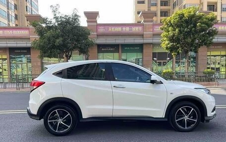 Honda Vezel, 2022 год, 1 282 000 рублей, 5 фотография