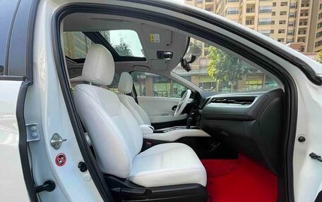 Honda Vezel, 2022 год, 1 282 000 рублей, 13 фотография
