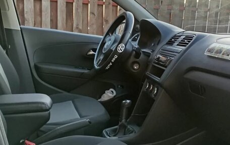 Volkswagen Polo VI (EU Market), 2010 год, 750 000 рублей, 4 фотография