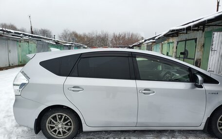 Toyota Prius Alpha I (ZVW40/41), 2013 год, 1 250 000 рублей, 13 фотография