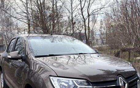 Renault Logan II, 2018 год, 850 000 рублей, 2 фотография