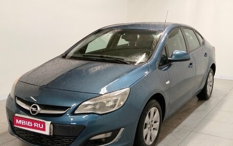 Opel Astra J, 2013 год, 380 000 рублей, 1 фотография