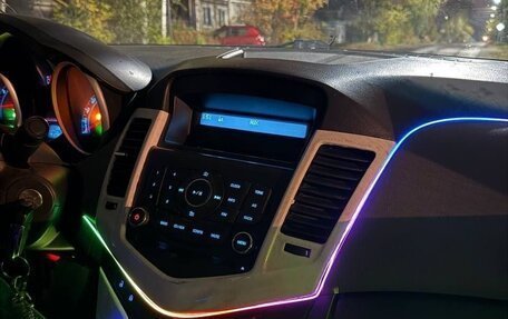 Chevrolet Cruze II, 2010 год, 320 000 рублей, 10 фотография