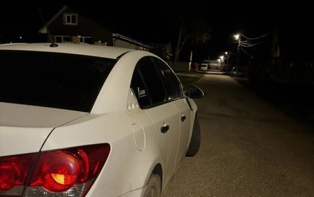 Chevrolet Cruze II, 2010 год, 320 000 рублей, 6 фотография