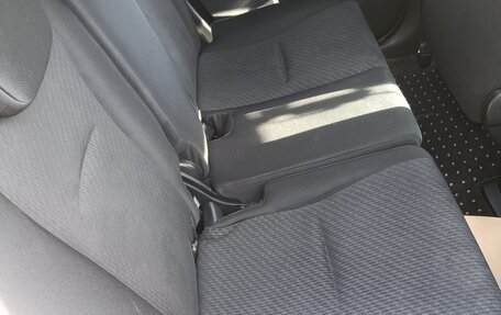 Toyota Ractis II, 2011 год, 890 000 рублей, 9 фотография