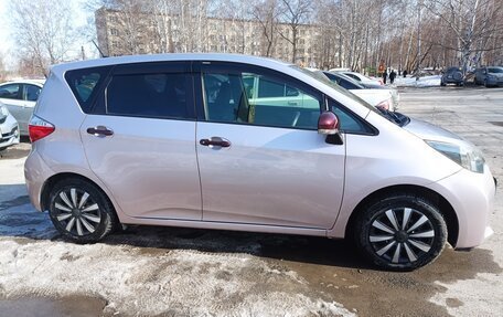Toyota Ractis II, 2011 год, 890 000 рублей, 4 фотография