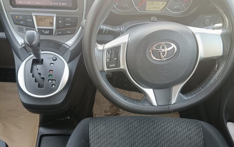 Toyota Ractis II, 2011 год, 890 000 рублей, 12 фотография