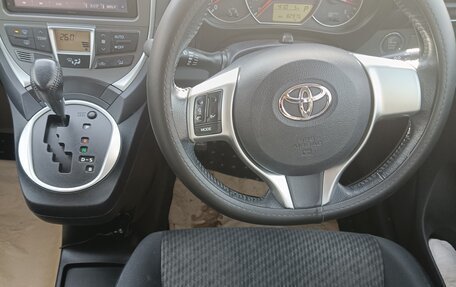 Toyota Ractis II, 2011 год, 890 000 рублей, 13 фотография