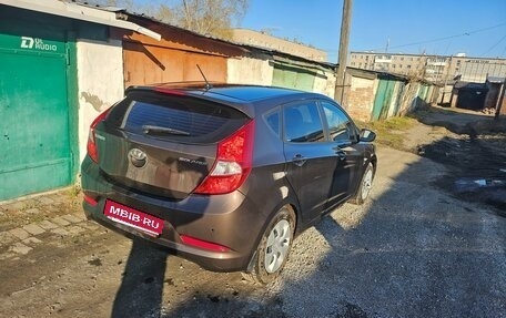 Hyundai Solaris II рестайлинг, 2015 год, 950 000 рублей, 1 фотография