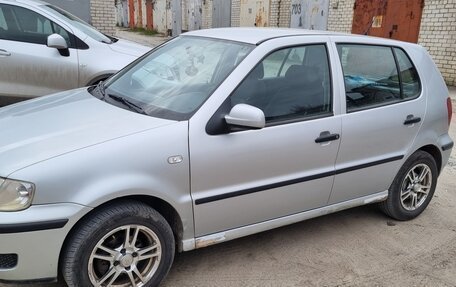 Volkswagen Polo III рестайлинг, 2001 год, 300 000 рублей, 2 фотография