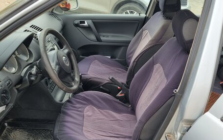 Volkswagen Polo III рестайлинг, 2001 год, 300 000 рублей, 9 фотография