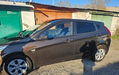 Hyundai Solaris II рестайлинг, 2015 год, 950 000 рублей, 5 фотография