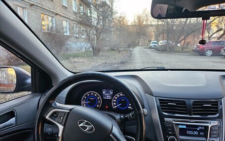 Hyundai Solaris II рестайлинг, 2015 год, 950 000 рублей, 2 фотография