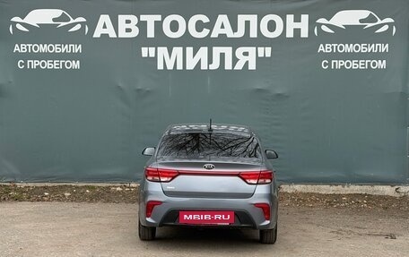 KIA Rio IV, 2017 год, 990 000 рублей, 4 фотография