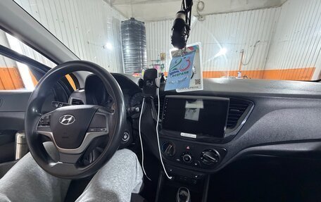 Hyundai Solaris II рестайлинг, 2018 год, 5 фотография