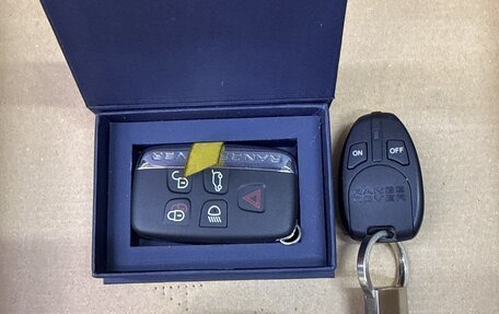 Land Rover Range Rover IV рестайлинг, 2015 год, 3 950 000 рублей, 17 фотография