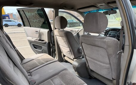 Toyota Kluger I, 2001 год, 1 000 000 рублей, 16 фотография