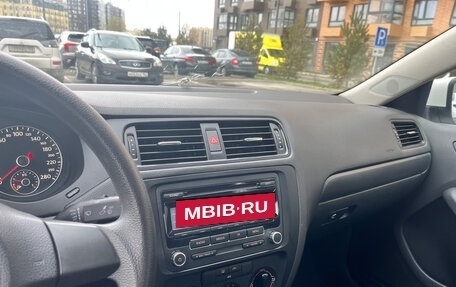 Volkswagen Jetta VI, 2013 год, 699 000 рублей, 3 фотография