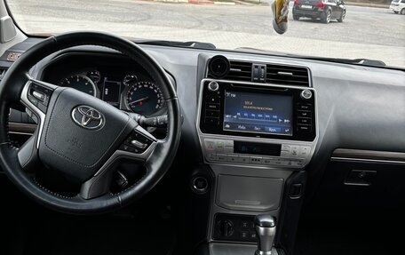 Toyota Land Cruiser Prado 150 рестайлинг 2, 2018 год, 5 000 000 рублей, 10 фотография