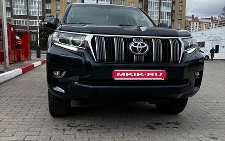 Toyota Land Cruiser Prado 150 рестайлинг 2, 2018 год, 5 000 000 рублей, 5 фотография